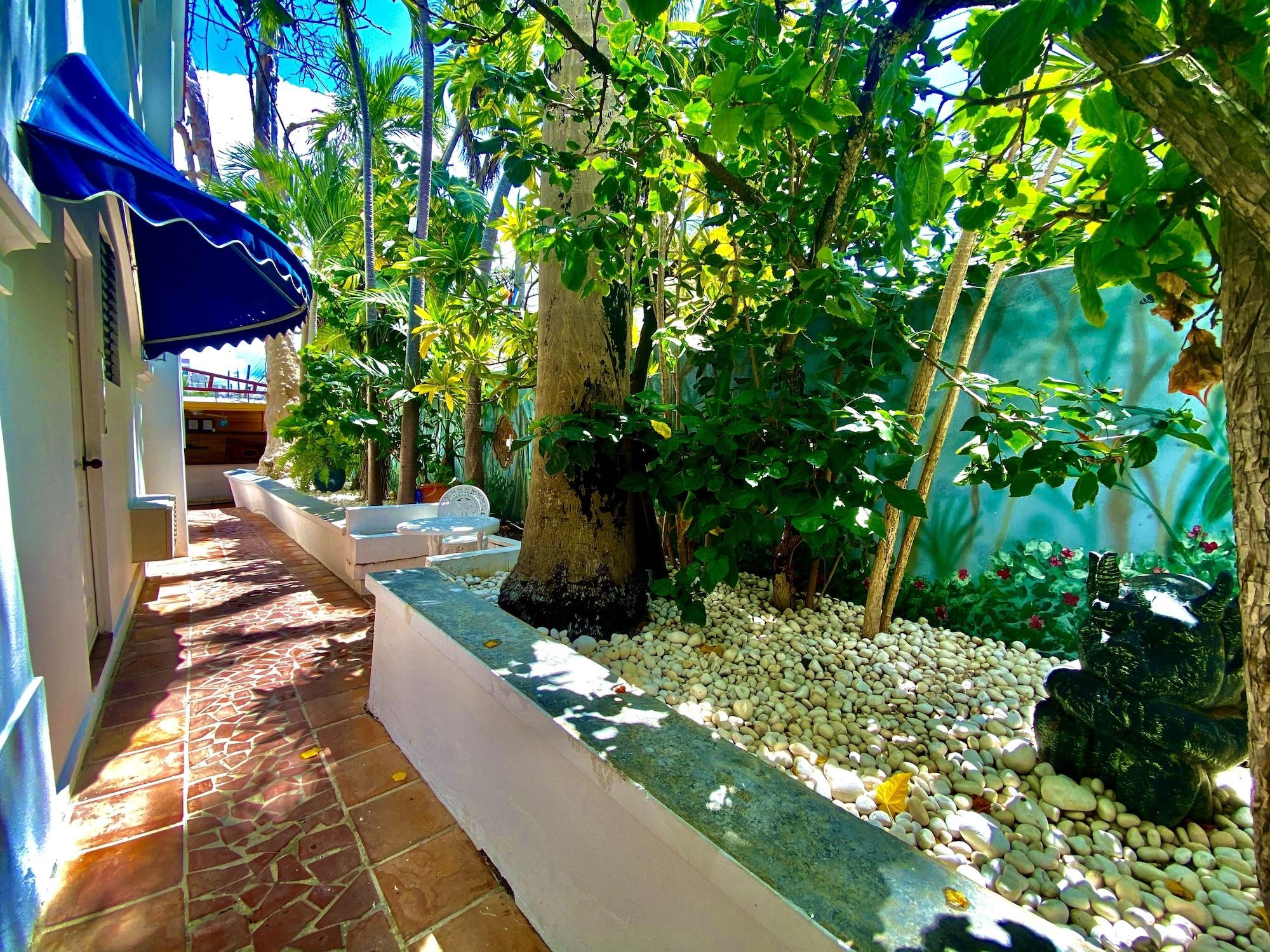 At Wind Chimes Boutique Hotel Сан-Хуан Экстерьер фото