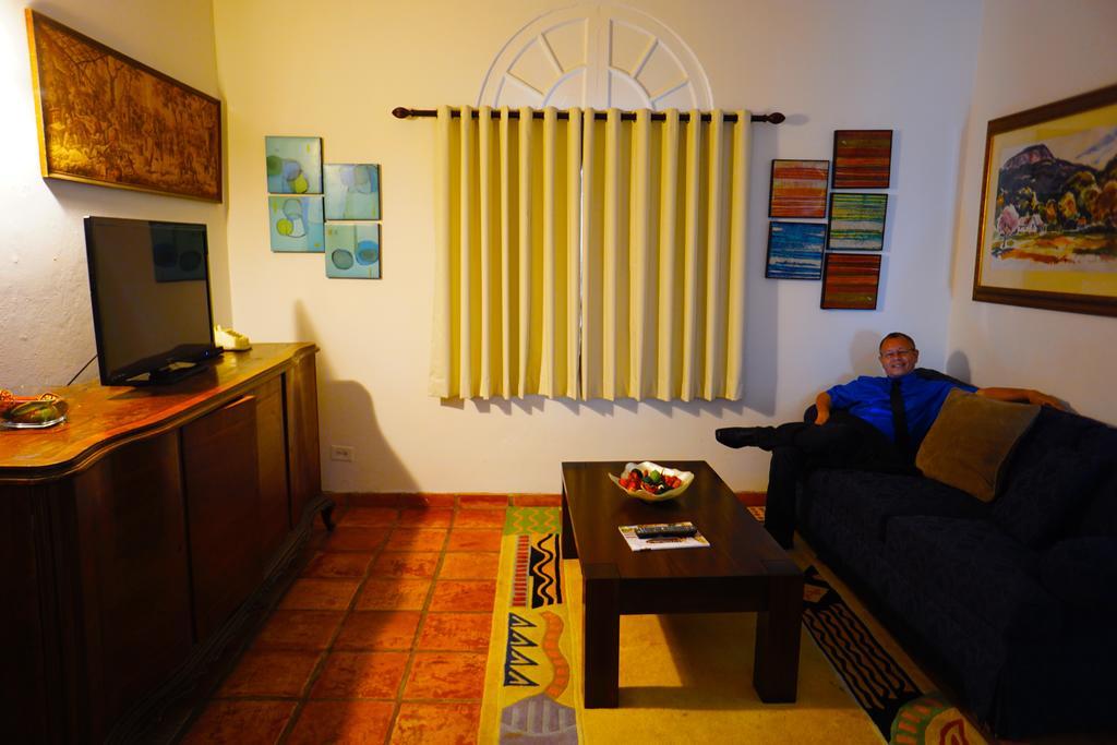 At Wind Chimes Boutique Hotel Сан-Хуан Экстерьер фото